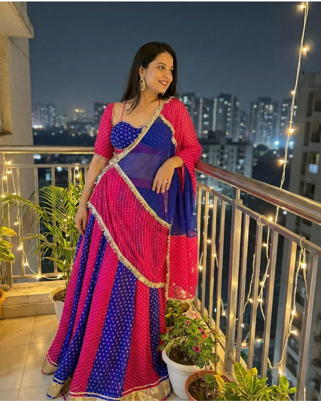 Anushka Shukla Royal Blue & Rani Pink Dual Leheriya Bandhej Lehenga review